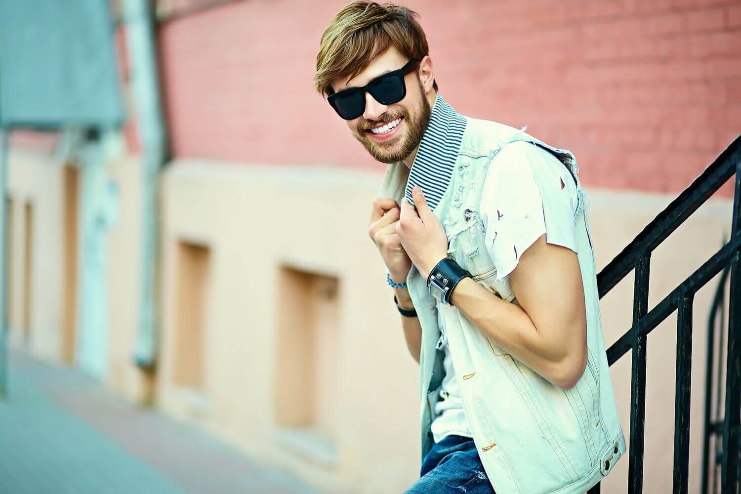 Why Thinning Hair in Men Starts Young - Causes and Solutions